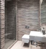 Pralka i suszarka w małym mieszkaniu: cicha zabudowa, wentylacja i bezpieczeństwo krok po kroku