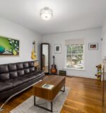 Akustyczny sufit podwieszany w bloku: wysokość, montaż, oświetlenie i koszty krok po kroku